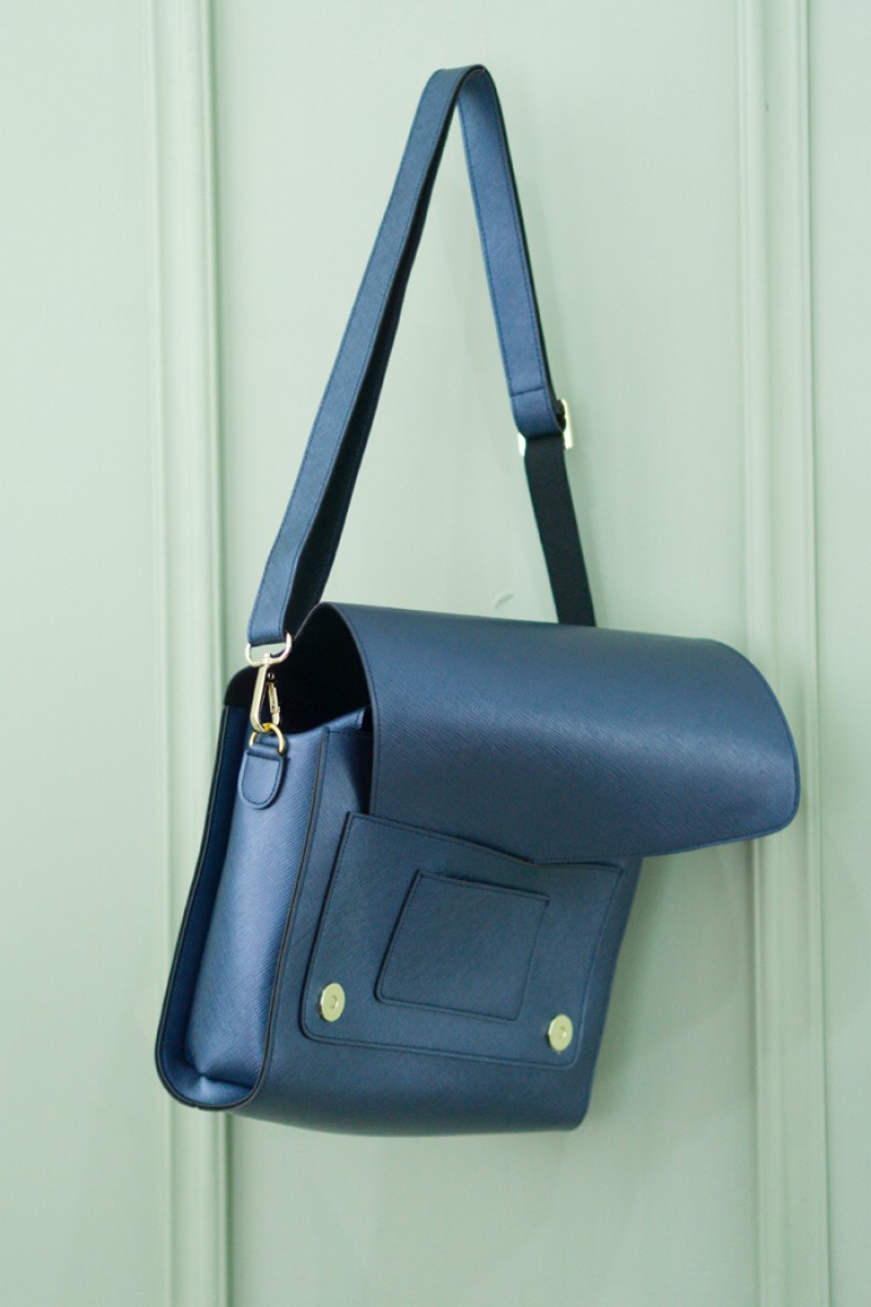 MESSENGER BAG - BLUE